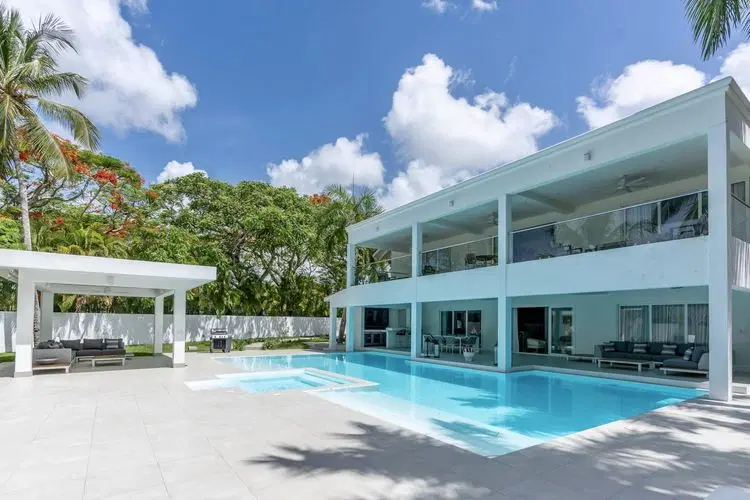 Casa Deco - Steps from Minitas Beach image 1