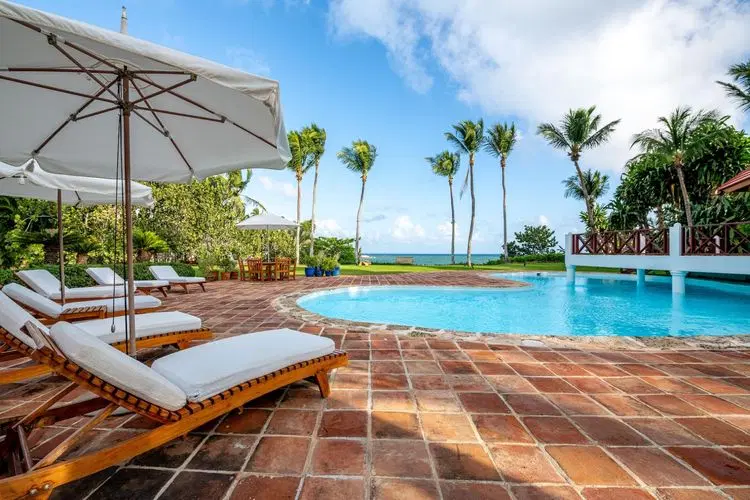 Villa Mar Azul: Beachfront Luxury Retreat image 1
