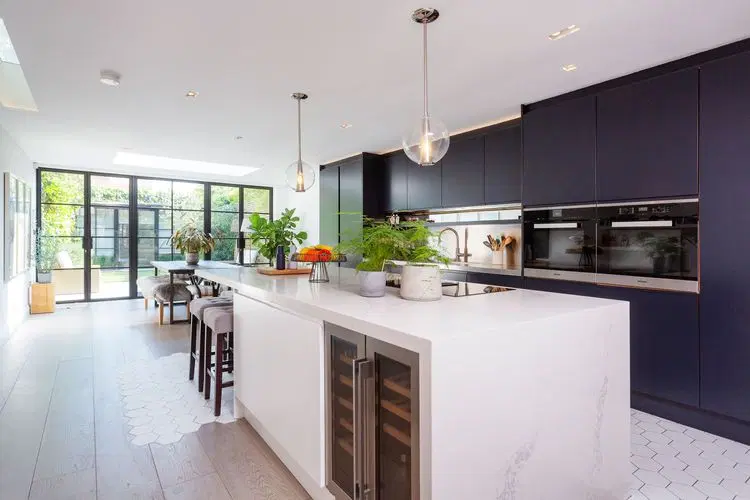Phenomenal in Fulham image 1