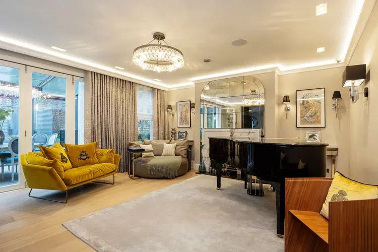 Lavish and Luxe image 1