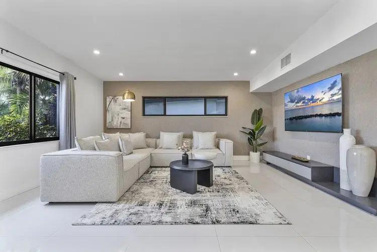 The Tides Villa image 4