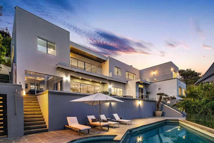 Travis Modern Mansion