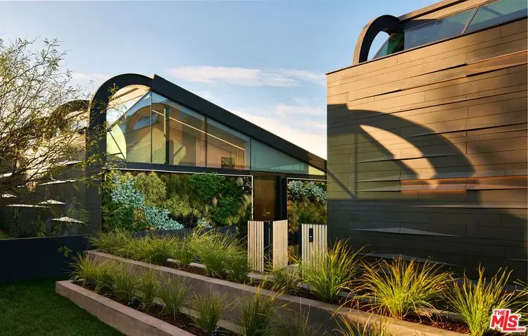 Bel Air Luxury Mansion image 2