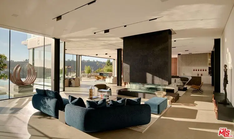 Bel Air Luxury Mansion image 4