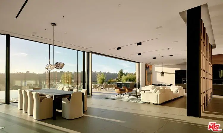 Bel Air Luxury Mansion image 5