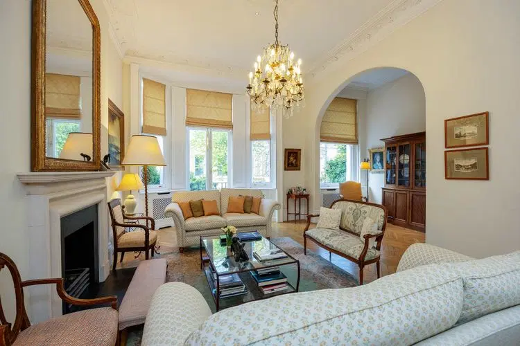 The Kensington Townhouse image 4