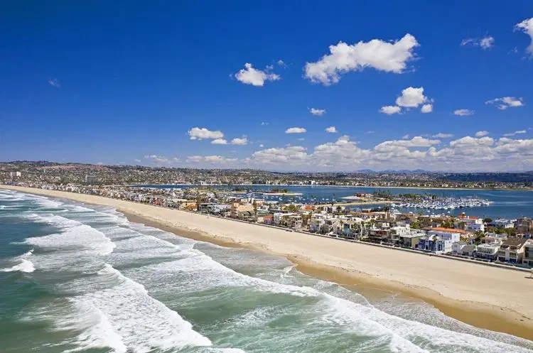 Beach Retreat image 4