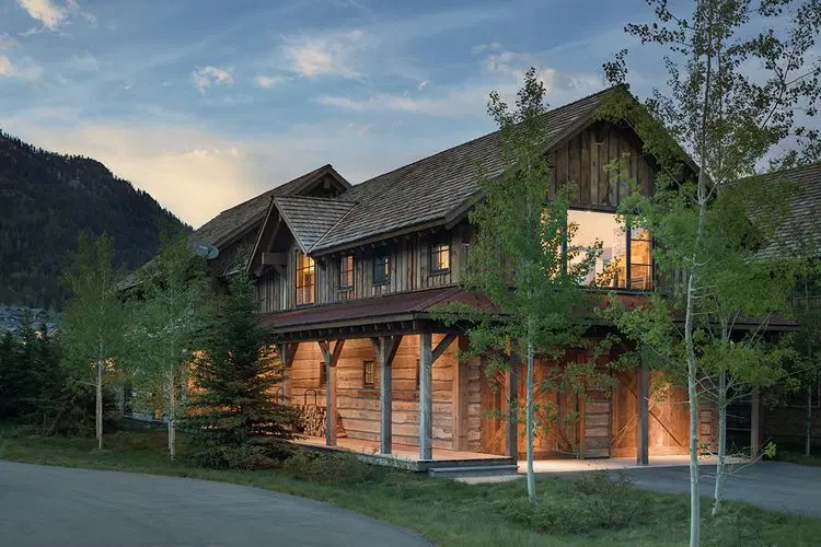 Fish Creek Lodge 11