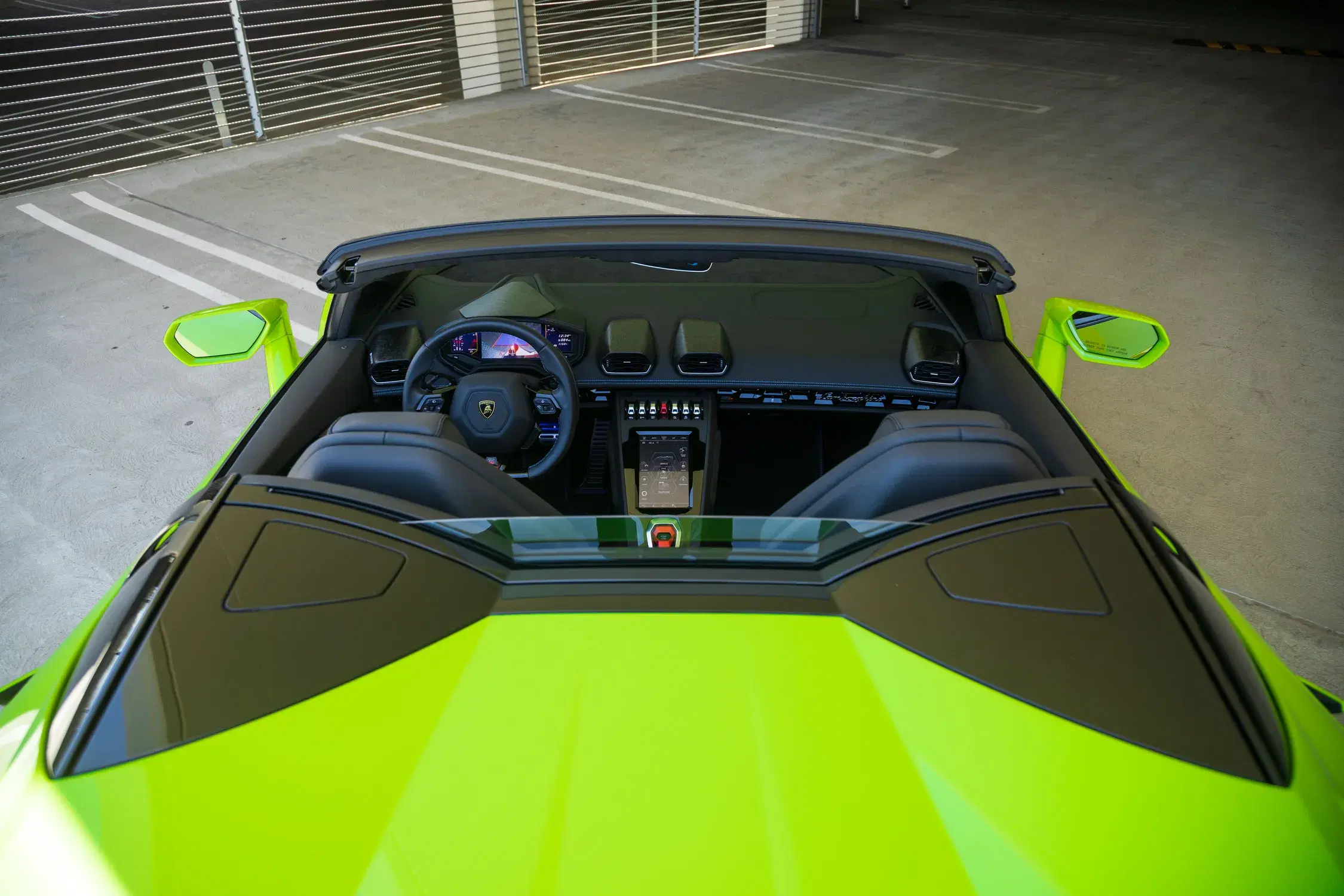 Lamborghini Huracan Evo image 5