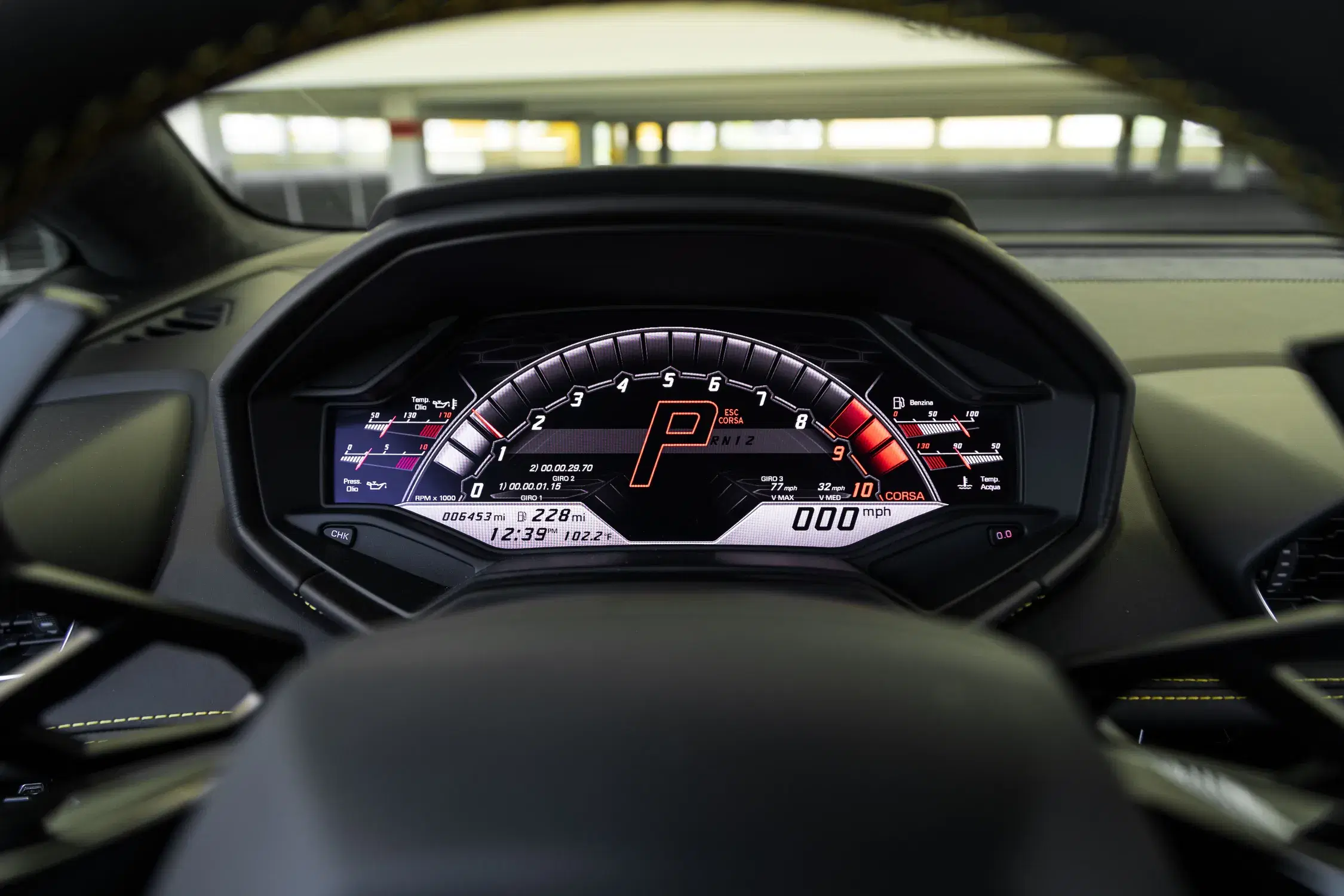 Lamborghini Huracan image 5