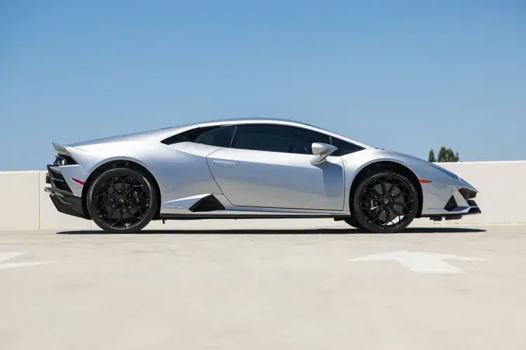 Lamborghini EVO AWD image 2