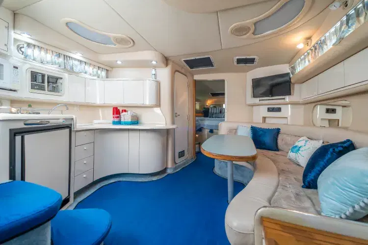 Sea Ray 40' Sundancer image 2