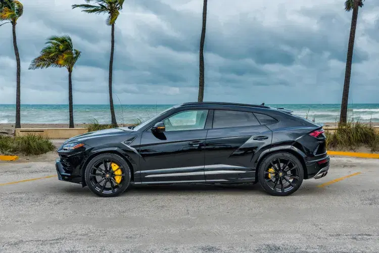 Lamborghini Urus image 2