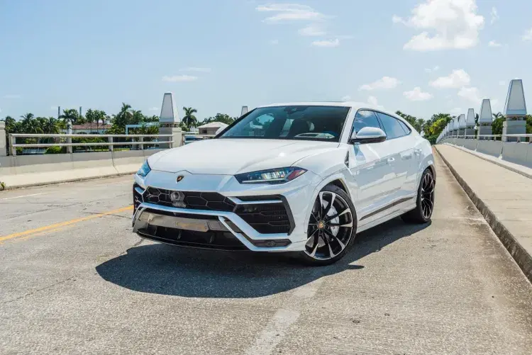 Lamborghini Urus image 1