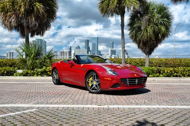 Ferrari California T image 1