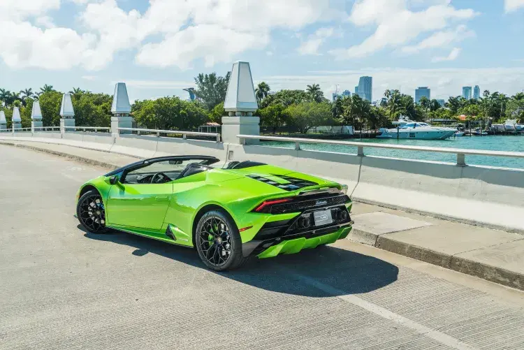 Lamborghini Huracán EVO image 2