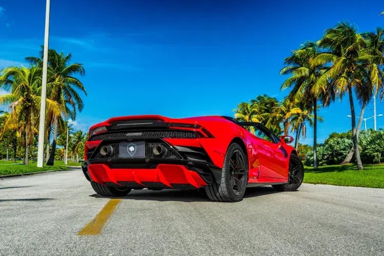 Lamborghini Huracán EVO image 2