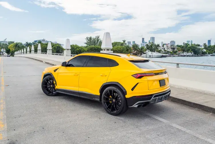 Lamborghini Urus image 2