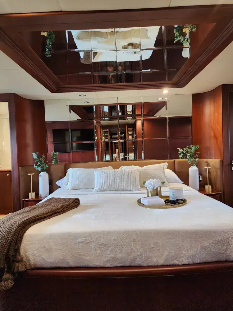 100’ Azimut Daniela image 4