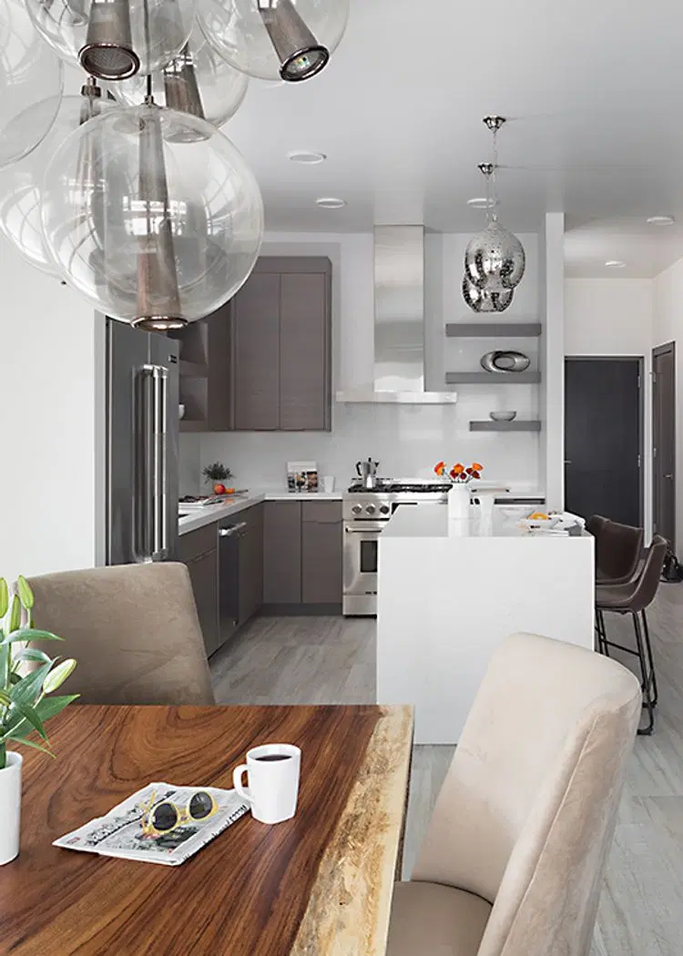 Penthouse on Glenwood 407 image 2