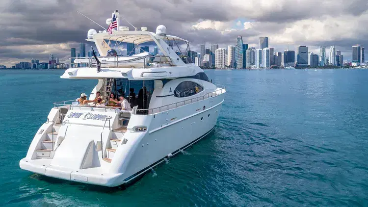 80' Azimut image 2