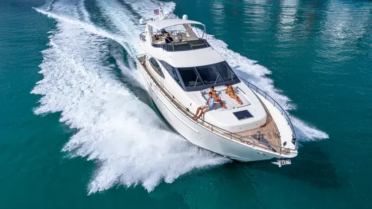 80' Azimut image 1