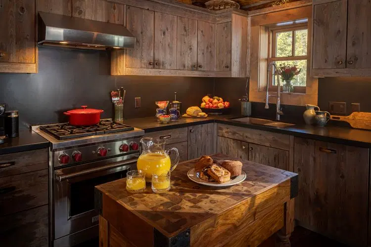 Ranger Cabin image 3