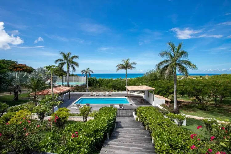 Grand Azure image 1