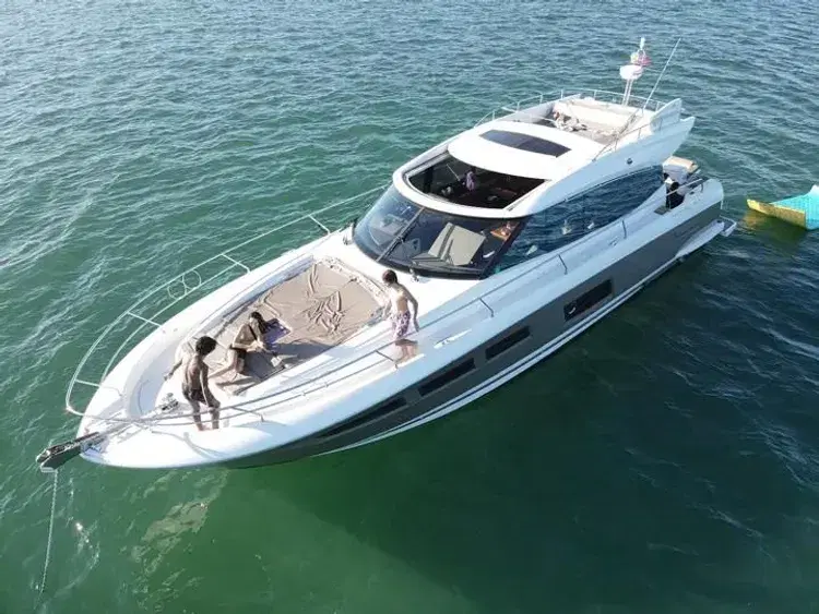 Prestige 65'