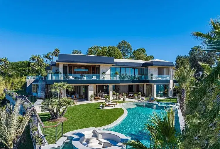 Exquisite Beverly Hills Estate – A Private Luxury Retreat