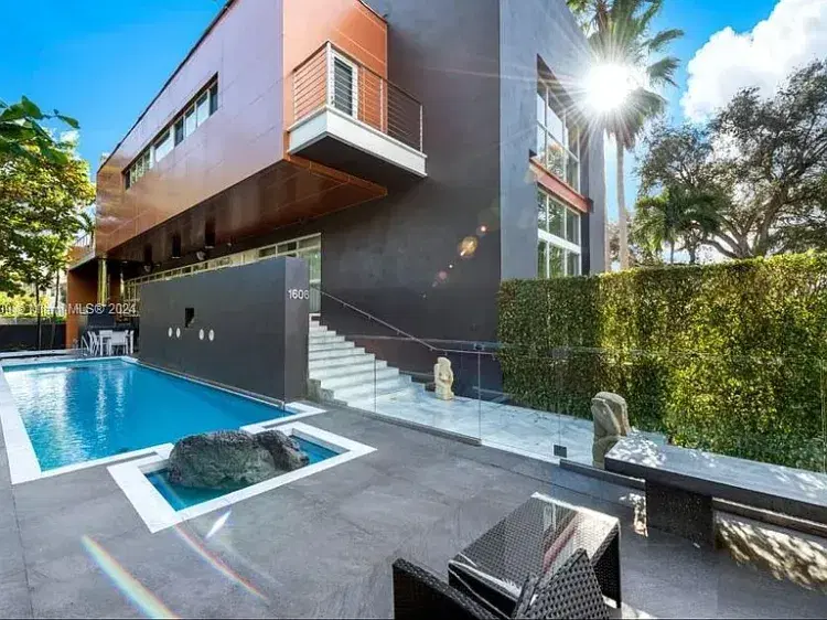 Villa Bayshore