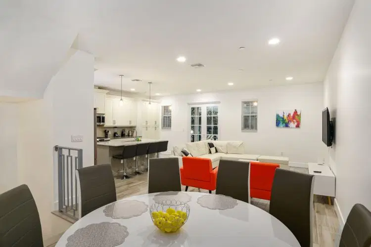 3770 - B5 (Airbnb 3) image 2