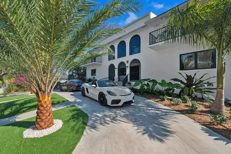 Villa Maya *12 Bedroom 14,000 sq ft Miami Mansion*