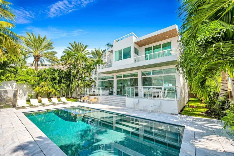 Miami Stunning Waterfront Escape
