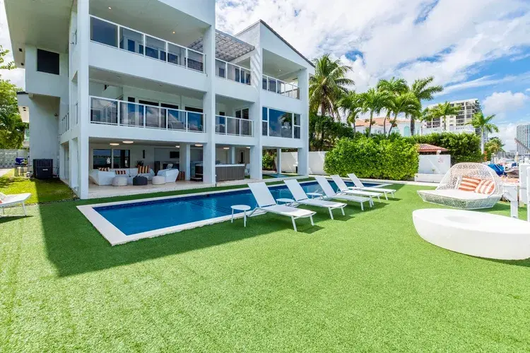 Villa Venetia - Oceanfront with Panoramic Views
