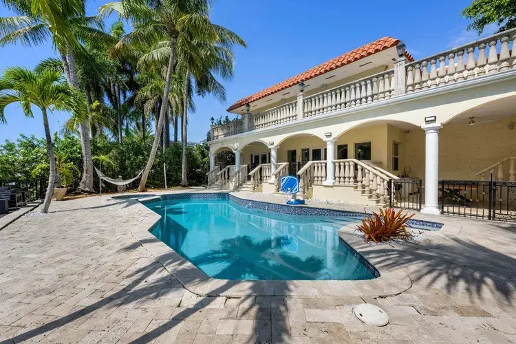 Waterfront Miami Beach Mansion, Pool, BBQ, Gated