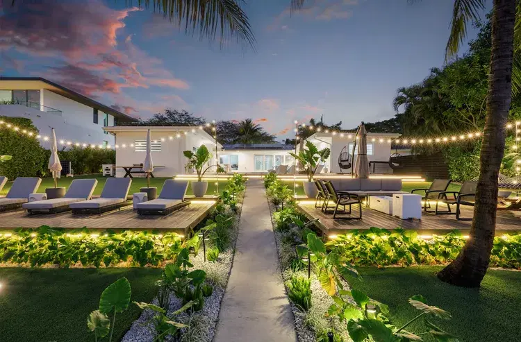 Exclusive Lakefront Outdoor Paradise | Miami, Florida