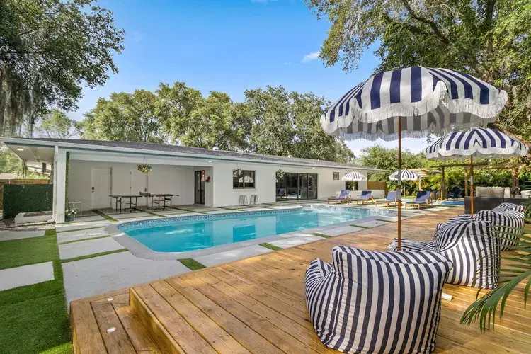 Entertaining Villa | Fun Games+Mini Golf+Grill