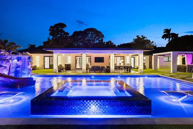 7BR Private Estate w/ Pool, Spa, Waterslide & Go-K