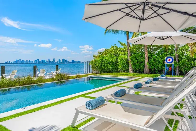 Villa Treasure | Luxury Bayfront Villa with Pool New Construction