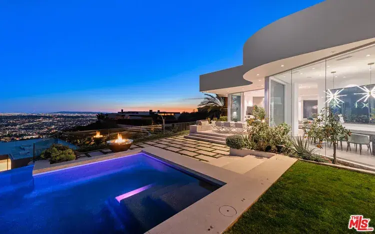 Villa Nightingale