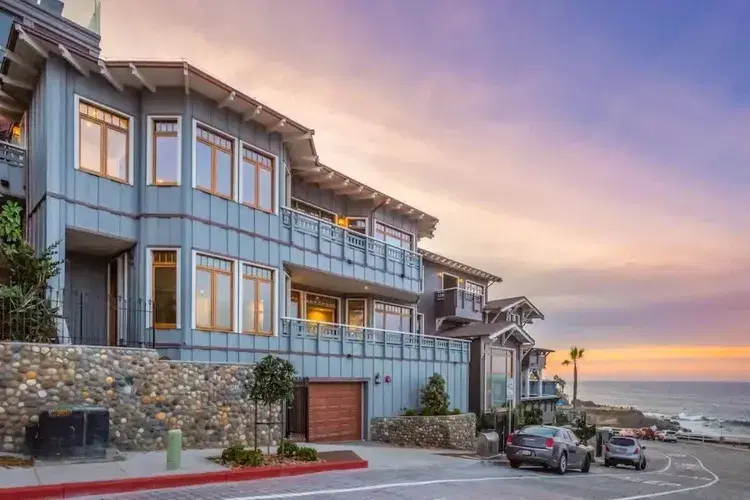 East Cliff Beachfront Bliss
